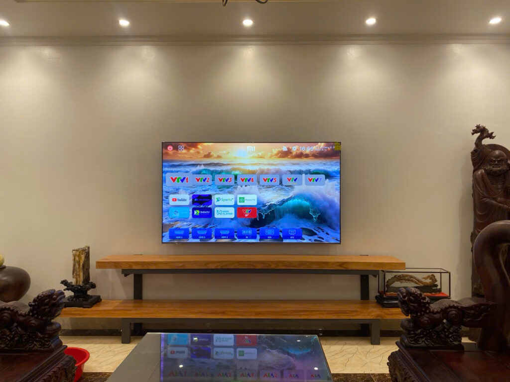 Một công trình treo Tivi Xiaomi 85" cho khách hàng tại Hà Nội