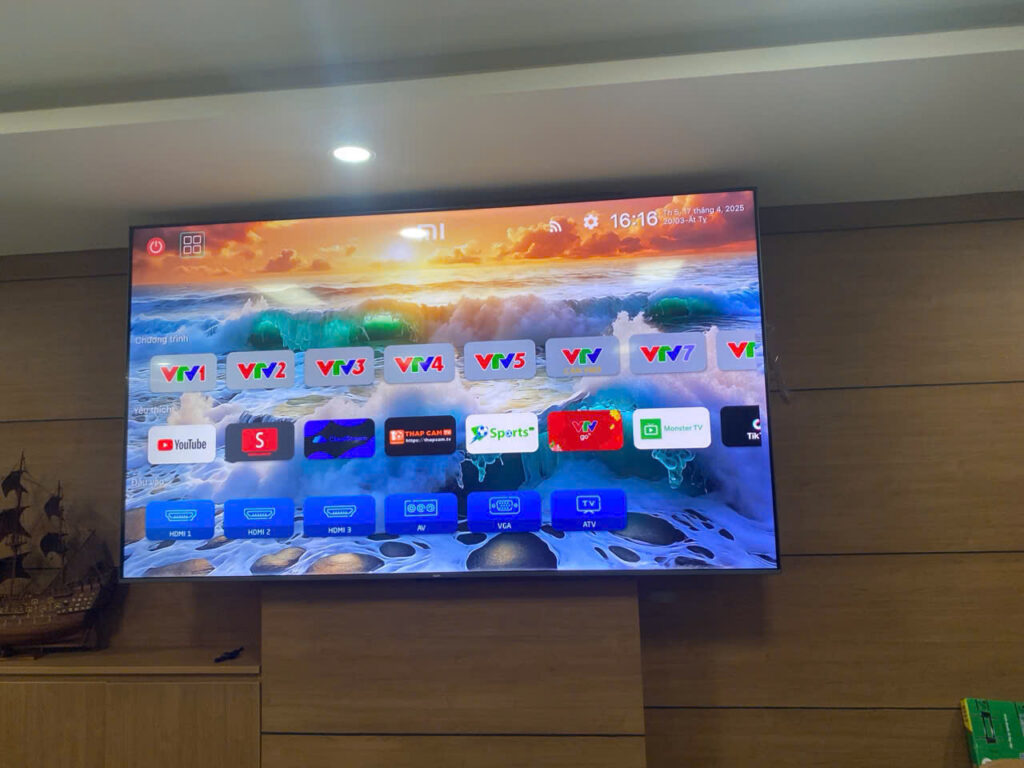 Một công trình treo Tivi Xiaomi 100" cho khách hàng tại Hà Nội